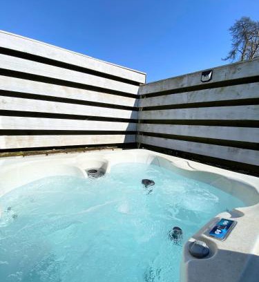 Warminster Casa | Otter 1 HuntersMoon-Warminster-Longleat-Wiltshire