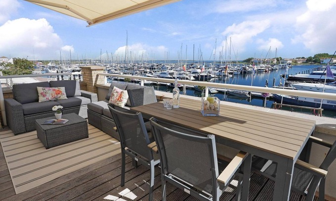 Ouddorp Casa | Ouddorp – Marina Port Zélande luxurious vacation apartment, anchored directly to the yacht harbour and Grevelingen, beach reachable by foot (5 minutes).