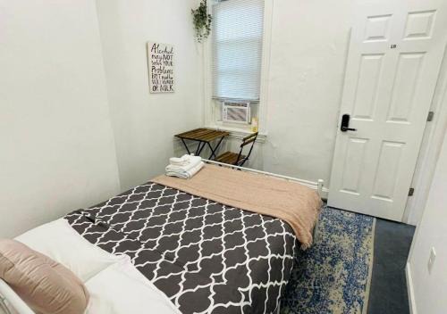 Spruce Hill Apartamento | Oui on Ludlow - Entire House and Private Rooms in University City