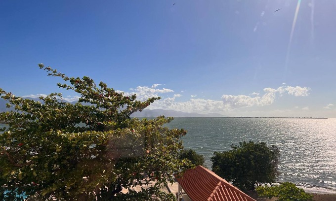 Portmore Apartamento | Our beautiful property boast a swimming pool, private beach , basketball court .