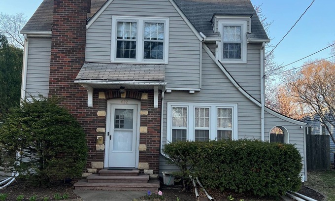 Iowa City Casa | Our home offers Beauty, comfort and LOCATION!