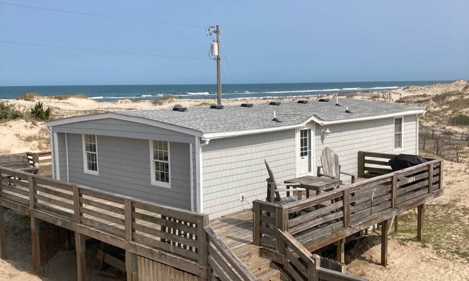 Corolla Casa | Ocean Front! 4x4 area of OBX! Private, Dog friendly, Affordable, Wild Horses!