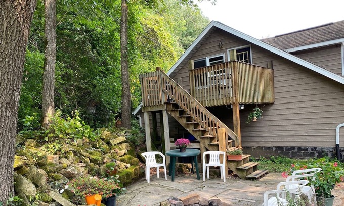 Elba Chalet De Esquí | Our Loft is minutes from Trout Streams, Whitewater State Park and Hiking.