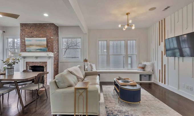 Eighth Avenue Casa | Our luxurious vacation home has everything you need to enjoy Nashville.