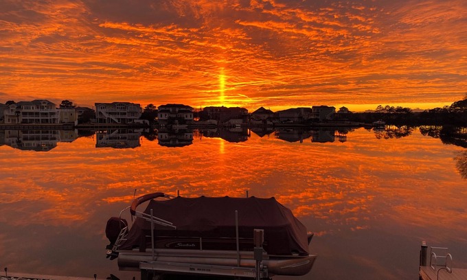 Sandbridge Casa | Our Sand Castle-Waterfront, Private Pool, Beach, Dock, Fishing, Kayaks, Sunsets!