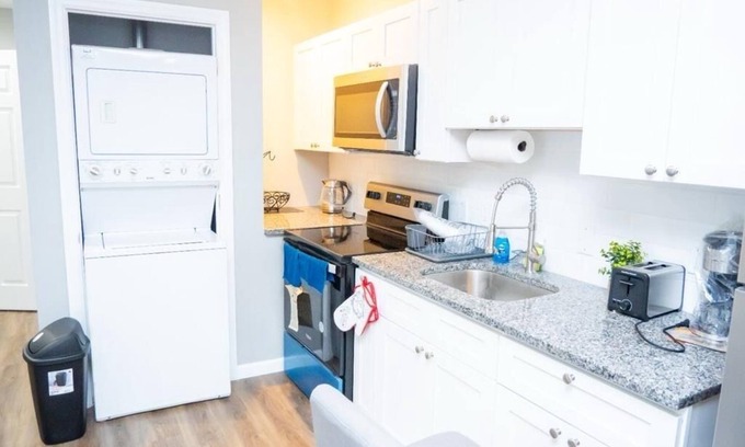 Overbrook Apartamento | Ousby Luxury apartment unit 2. 1-bedroom with AC, WiFi