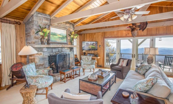 Blowing Rock Casa | Out On A Limb
