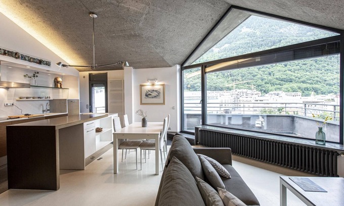 Les Escaldes Apartamento | Outdoor Comfort Àtic West