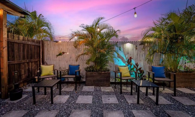 St. Petersburg - Clearwater Apartamento | Outdoor Deck, Fully Equipped, & Remodeled Bath