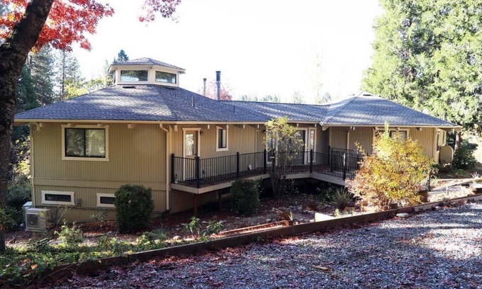 Apple Hill Apartamento | Outdoor Deck - Pool Table - Fireplace - Grill