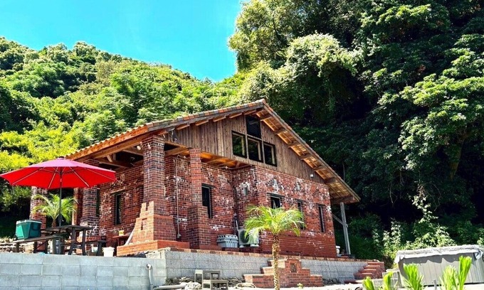 Fukuoka Villa | Outdoor experience on a small island in Hakata Bay! Enjoy the view of Fukuoka City from the outdoor Jacuzzi, relax your body and mind in the authentic tent sauna, and enjoy local food at the BBQ!