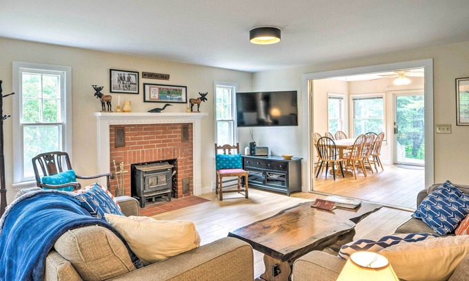 Hebron Casa | Outdoor Haven in Hebron: Walk to Town Beach!