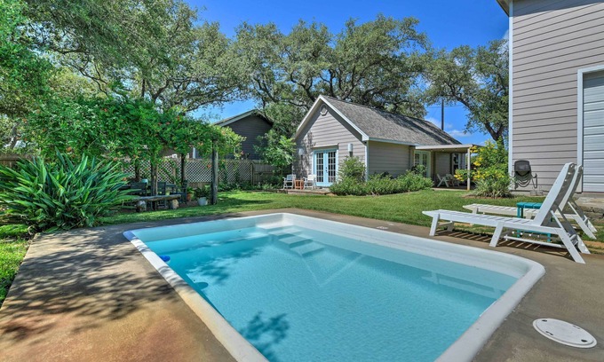Fulton Casa | Outdoor Oasis & Grills: Ultimate Rockport Home!