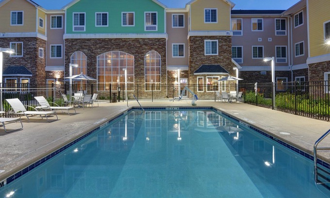 Lakeland Condominio | Piscina al aire libre. Desayuno gratis. Gimnasio. Cerca del centro de Lakeland.