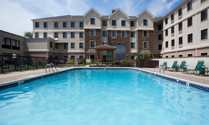Christiana Apartamento | Piscina al aire libre. Desayuno gratis. ¡A solo 10 minutos de la Universidad de Delaware!