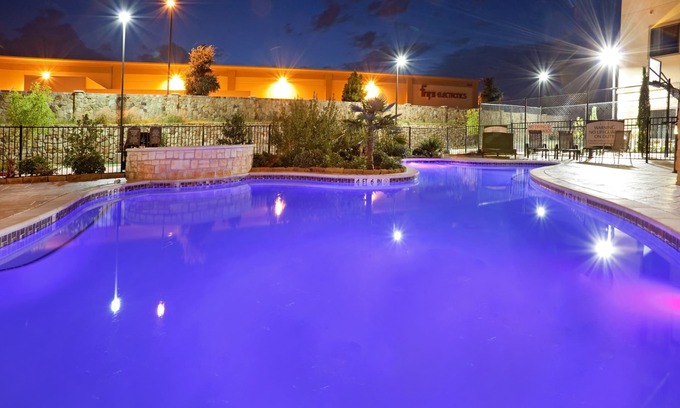 Irving Apartamento | Piscina al aire libre + bañera de hidromasaje + desayuno gratuito | Centro de negocios las 24 horas