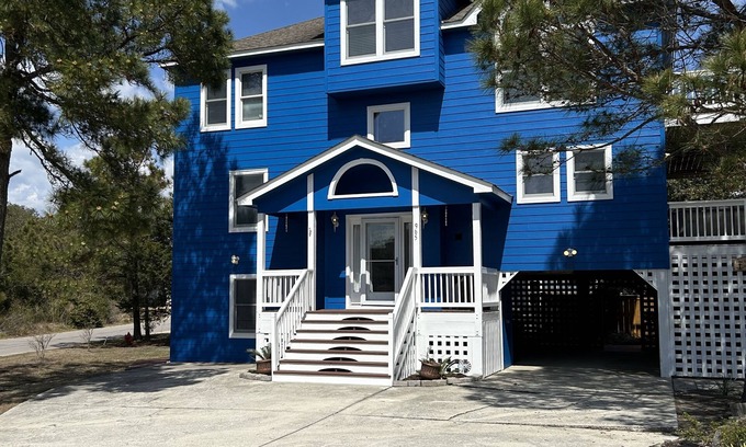 Whalehead Beach Casa | Outer Banks Family-sized Vacation Home 10-minute Walk from the Beach.