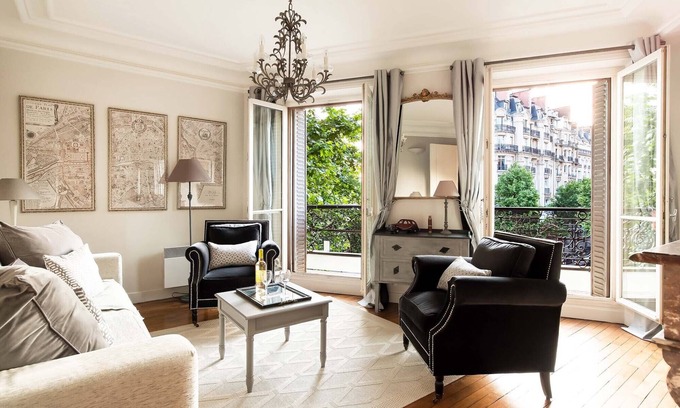 Quartier du Gros-Caillou Apartamento | ¡VENTA! Escandalosamente romántico con vistas de Eiffel sin obstáculos