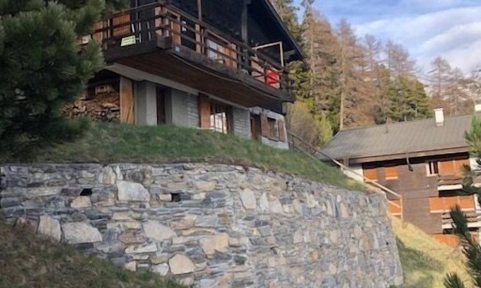 Chandolin Chalet De Esquí | Outside chalet for 6 people, balcony, terrace and garden Inside : 85 m2, closed entrance hall, livin