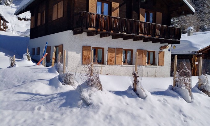 Chandolin Chalet De Esquí | Outside : Chalet of about 132m2, for 10 persons, with garden and garden furniture -Interior: living