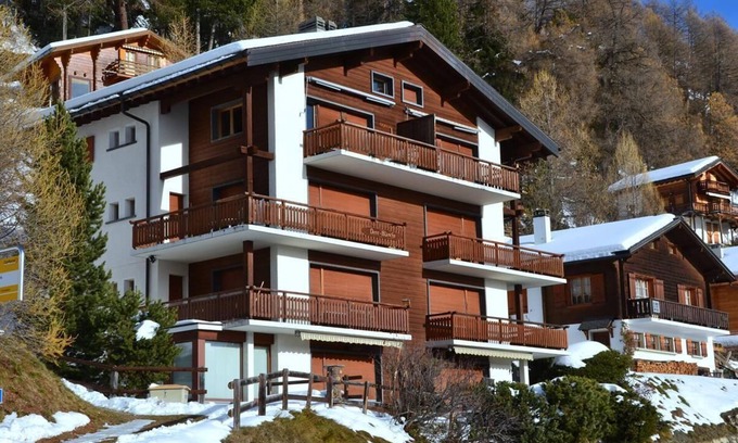 Chandolin Apartamento | Exterior: apartamento en Chandolin, para 2-4 personas, en la planta baja de un edificio, terraza