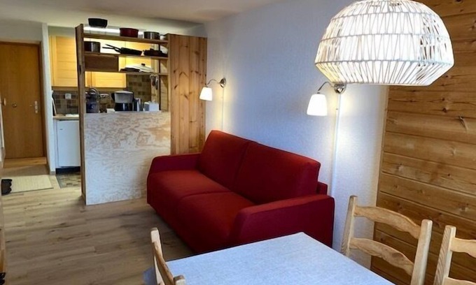 Chandolin Apartamento | Outside : Living on the 3rd floor of an apartment house, in Chandolin, for 2-4 persons, balcony with