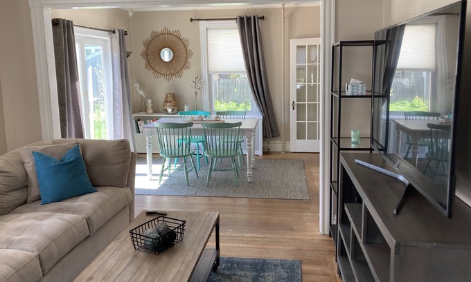 Lincoln Casa | Outside Providence! - Entire 3-Bed House Near Twin River Casino!