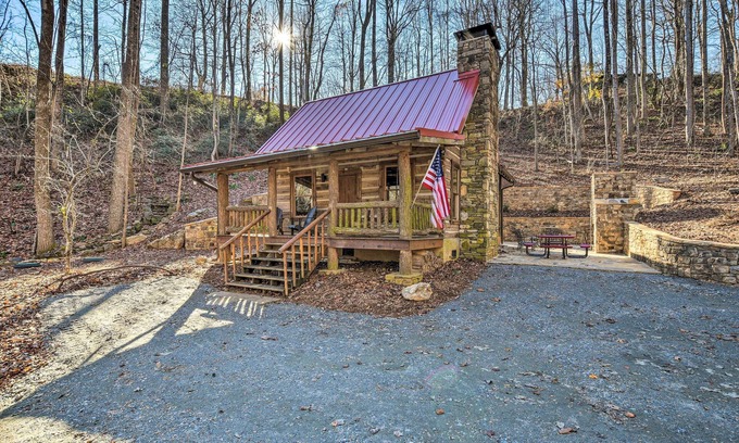 Saluda Cabina | Over 6 Acres of Hiking Trails: Luxe Saluda Cabin!