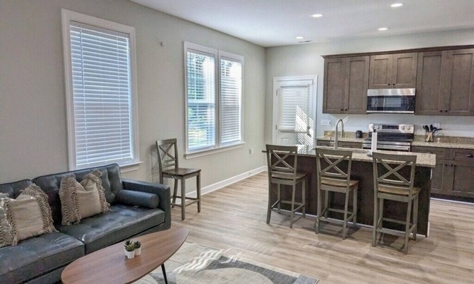 Elizabeth City Casa | Over the Railroad, Private Modern Farmhouse w/ Late Checkout