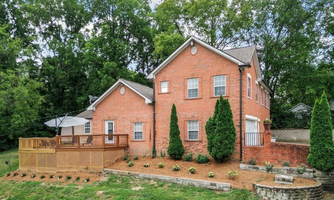 Woodbine Casa | Overlook at Whitsett For Large Groups