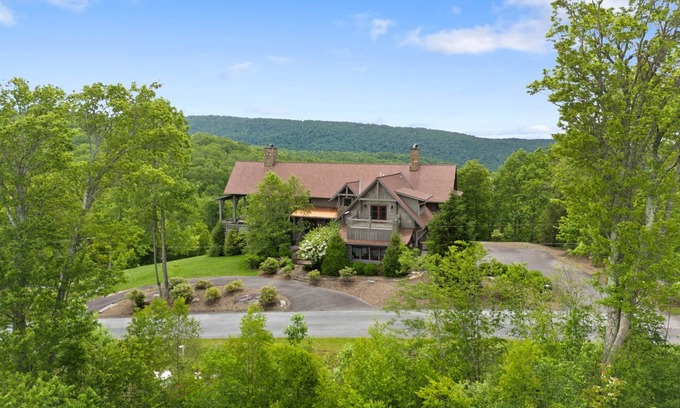 Frank Casa | Overlook at Wilderness Trail - Luxury custom home with Multi state views of TN and VA