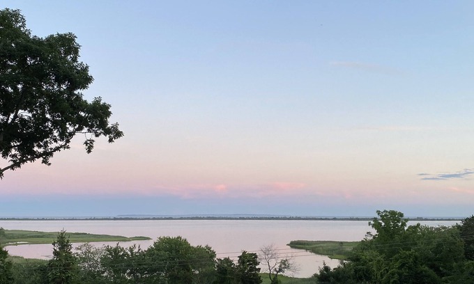 Charlestown Casa | Overlook Ninigret Pond and Block Island