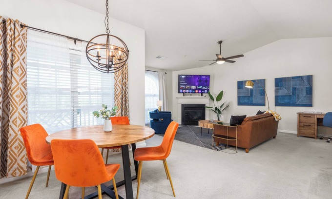 High Point Condominio | Overlook Retreat Across from Carolina Core. Pet and Remote Work Friendly!