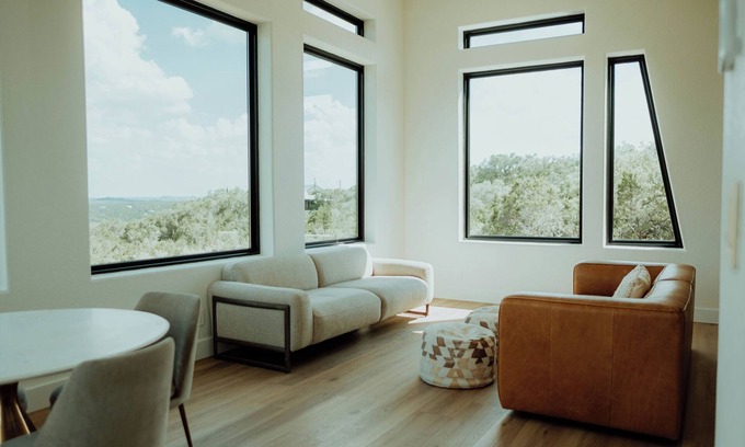 Canyon Lake Cabina | Overlook Tower - Views, Hot Tub, RV/Tesla Hookup & Plenty of Parking!