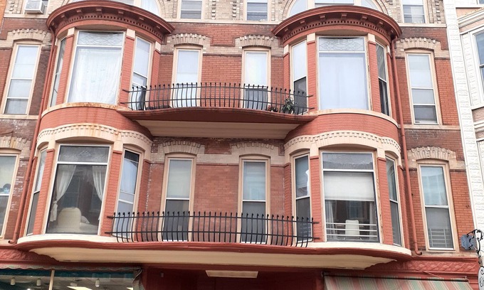 Galena Apartamento | Overlooking Historic Downtown Galena Suite #1