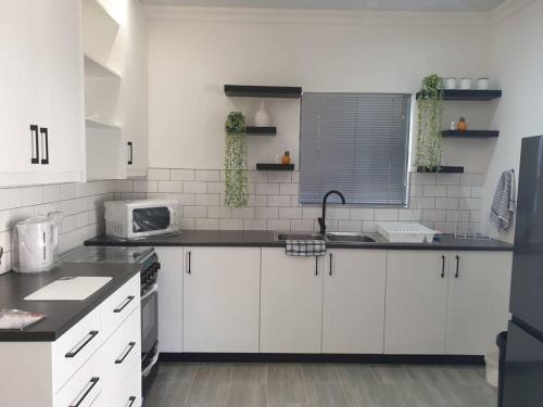 Klerksdorp Apartamento | Overnight stay. Self-catering.