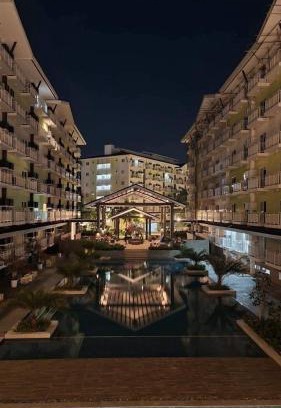 Mactan Export Processing Zone Apartamento | OVERTIME STAYCATION - Nearest to Airport with FREE POOL & GYM ACCESS