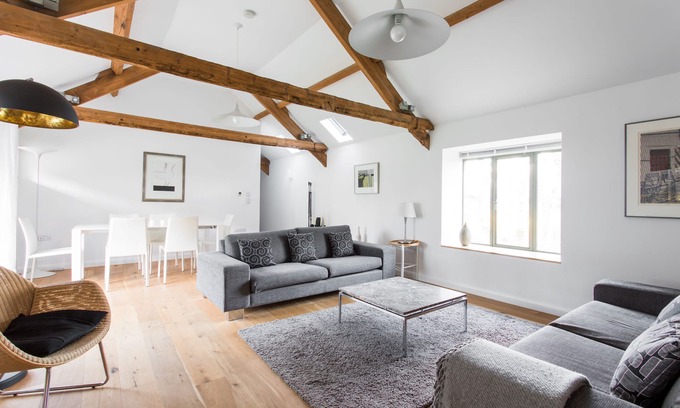 Llandovery Casa | Owl Barn - ¡guau! Una fantástica conversión de granero moderno y elegante para 4 + 1 Excelentes vistas