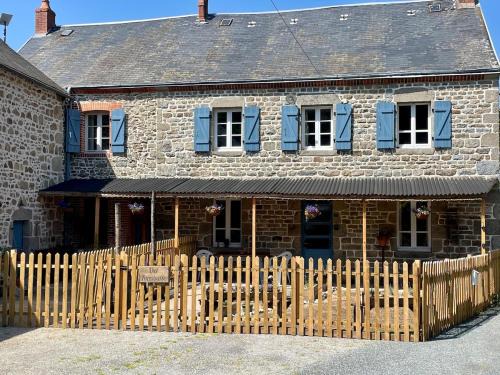Cressat Casa | Owl Farmhouse, Quiet Country Retreat