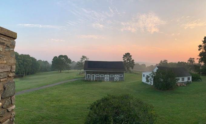 Glasgo Otro | Owl's House: A Cozy Farm Stay in the Heart of "Mystic Country," SE Connecticut