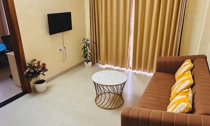 Wakad Apartamento | Owl's Retreat: 2BHK Modern AC Flat in Wakad, Pune