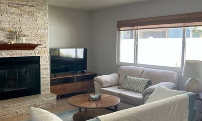 Oxnard Shores Casa | Oxnard Shores via private path is a 3 min walk !