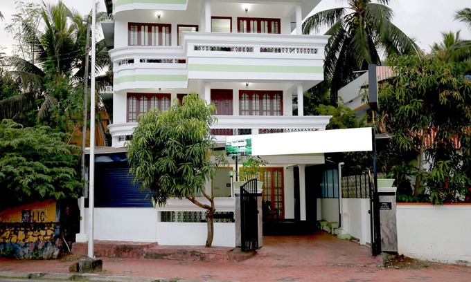 Kovalam Hotel | OYO 10224 Hotel Penrallt Homestay