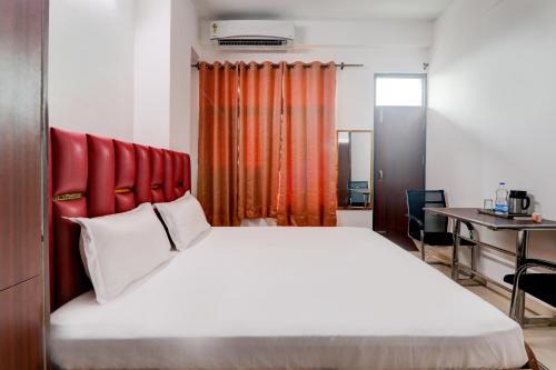Lucknow Cama Y Desayuno | OYO 82073 Tree View Residency