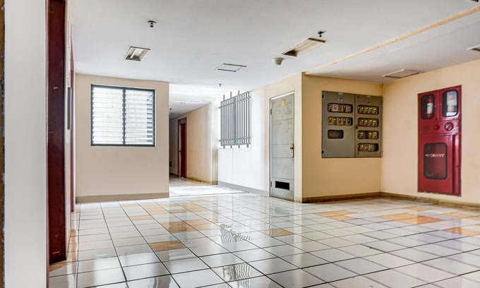 Depok Hotel | OYO 90949 Apartement Cibubur Village