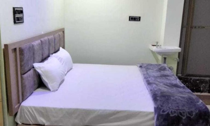 Jabalpur Hotel | OYO 90155 Hotel USA Palace