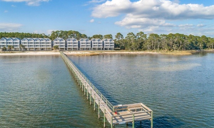 Carrabelle Condominio | Oyster Oasis 2BR/2BA Luxury Condo On The Bay