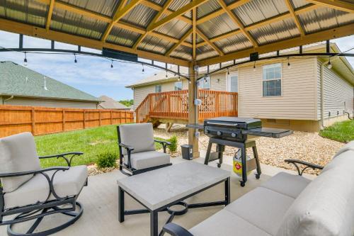 Ozark Casa | Ozark Home Pool Access, Deck and Fenced Yard