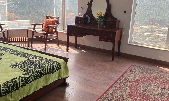 Murree Casa | OZBAN Villa Master Suite for a family of 4