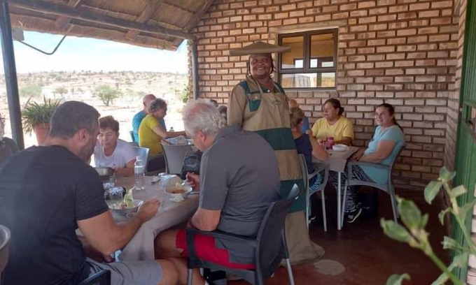 Damaraland Cama Y Desayuno | Ozohere Campsite and Himba Village